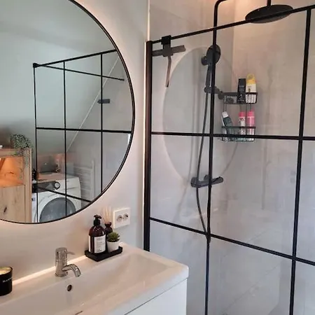 Lägenhet Trivelig Hus Med Perfekt Beliggenhet!