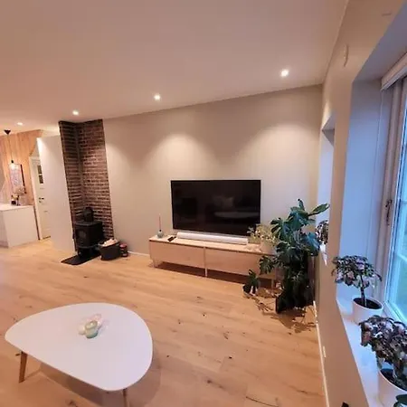 Trivelig Hus Med Perfekt Beliggenhet! *